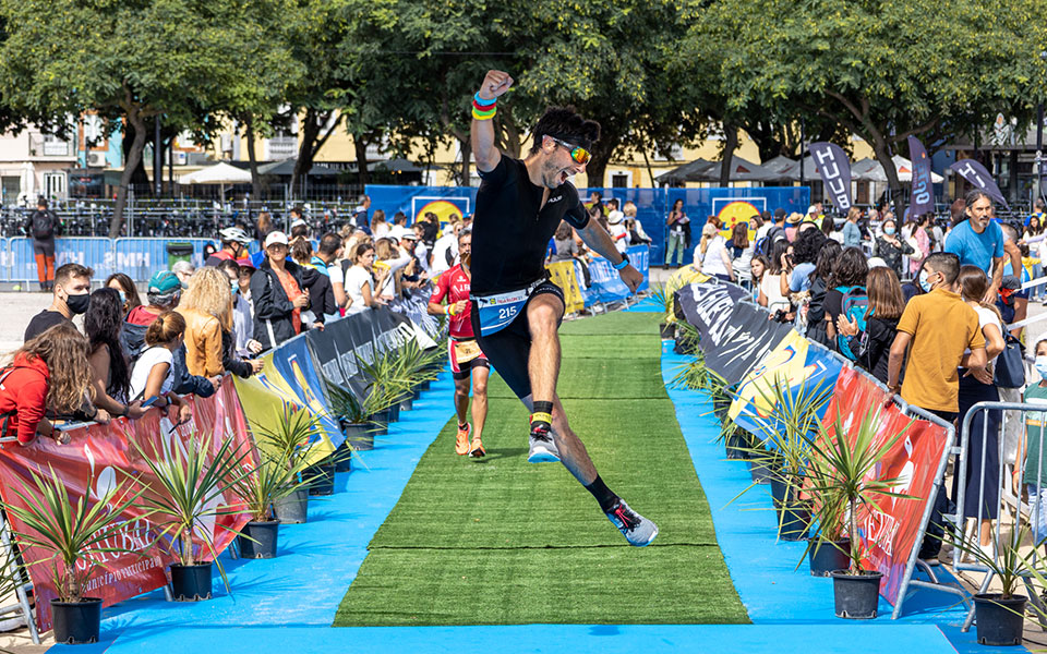 João Ferreira e Ana Filipa Santos somam e seguem no LIDL Setúbal Triathlon 2021